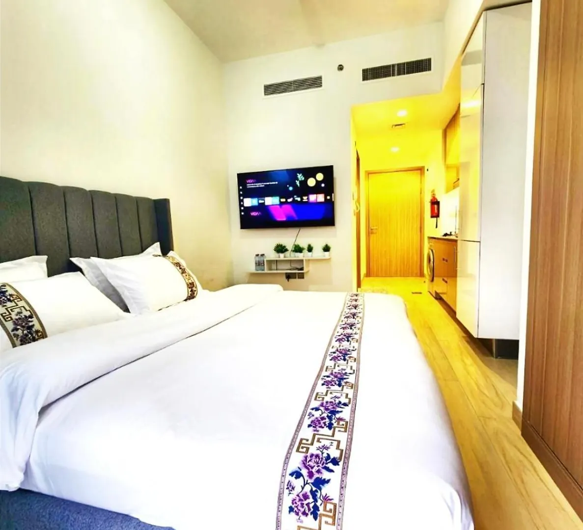 Azizi Rivieira Meydan, Dubai Luxury Studio With Burjkhalifa And Pool Views 0*,  Emirati Arabi Uniti